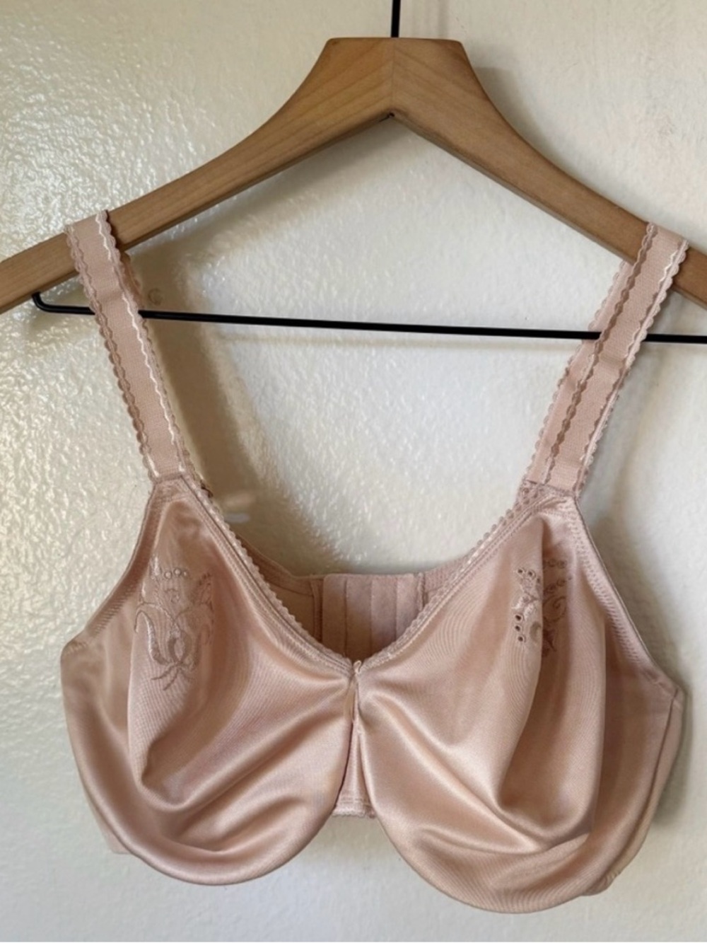 Wacoal Slimline Seamless Unlined Underwire Minimizer Bra 38D | No bulky padding